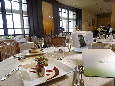 Logis Auberge Des Vieux Chenes Malemort Zewnętrze zdjęcie